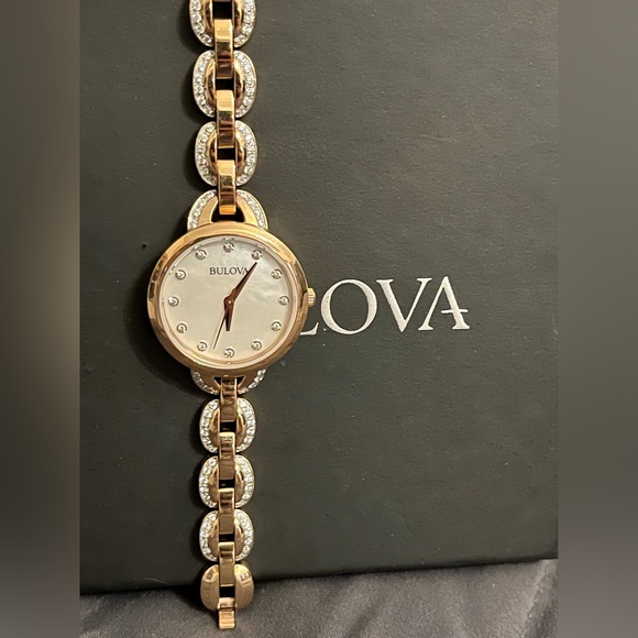 Bulova 98L207 Crystal Analog Display Quartz Rose Gold Watch - Picture 4 of 6